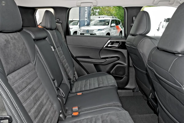 2025 MY24 Mitsubishi Outlander ZM Aspire SUV Image 8