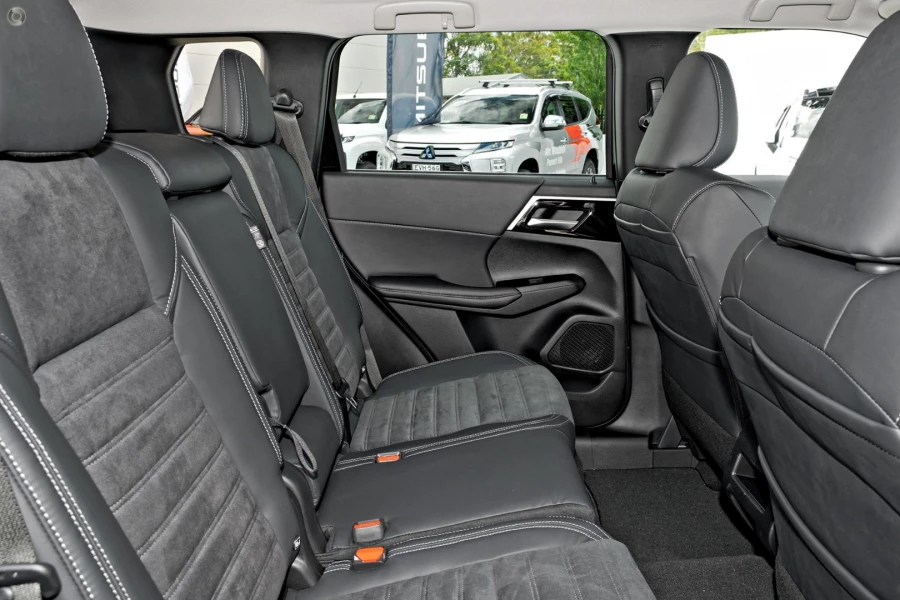 2025 MY24 Mitsubishi Outlander ZM Aspire SUV Image 8