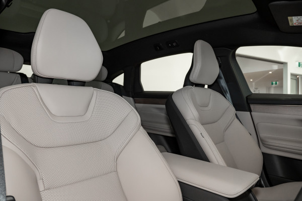 2025 MY26 Volvo ES90  Plus Single Motor Sedan Image 18