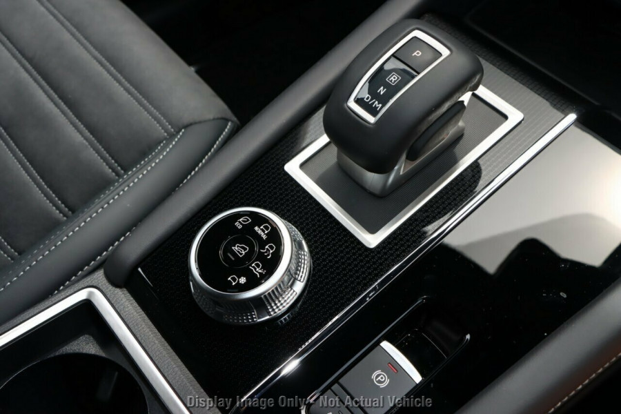 2024 Mitsubishi Outlander ZM Black Edition SUV Image 14