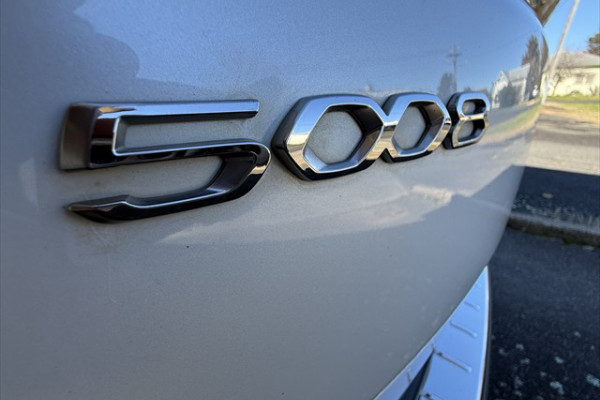 2021 Peugeot 5008 P87 GT SUV Image 14
