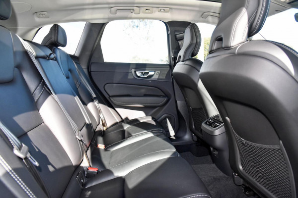 2023 MY24 Volvo XC60  Ultimate B5 Bright SUV Image 6