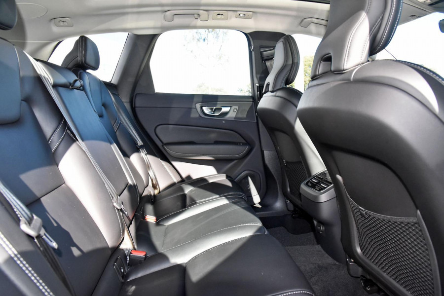 2023 MY24 Volvo XC60  Ultimate B5 Bright SUV Image 6