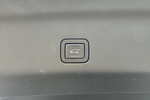 2025 Holden Yukon Denali Wagon Image 29