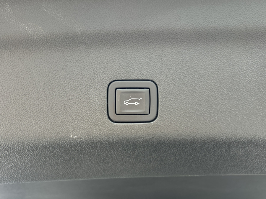 2025 Holden Yukon Denali Wagon Image 29