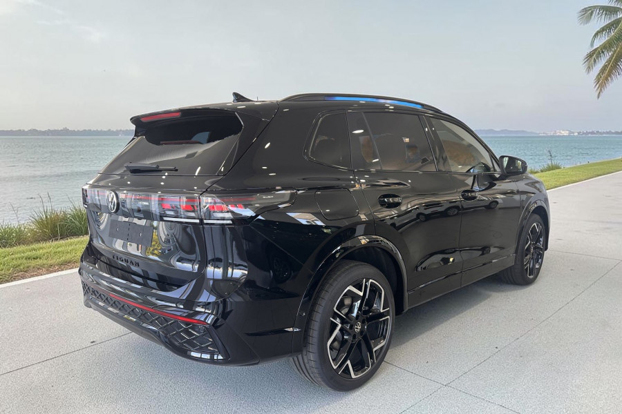 2026 Volkswagen Tiguan CT 195TSI R-Line SUV Image 3