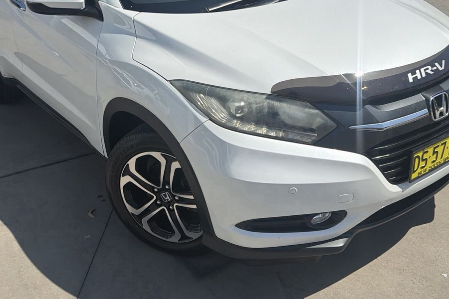 2017 Honda HR-V  VTi-L SUV Image 3