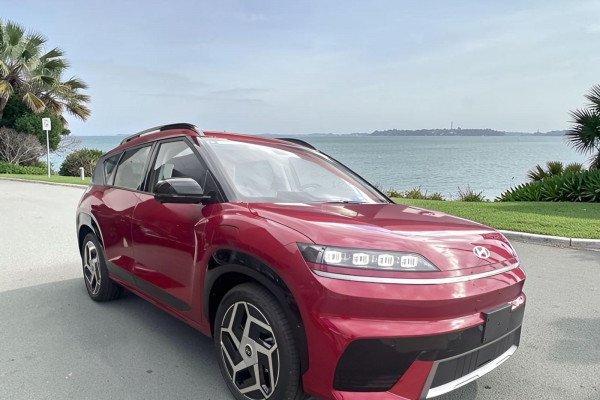 2026 Hyundai ELEXIO OE1.V1 Elite SUV Image 1