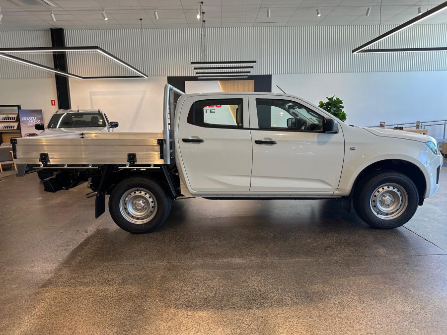 2025 MY25.5 Isuzu D-MAX RG SX Cab Chassis Image 3