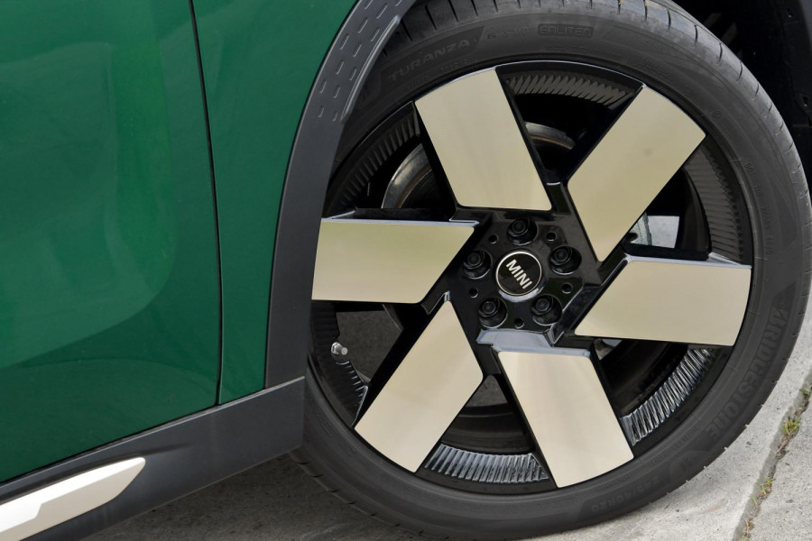 2025 MINI Countryman U25 S Favoured SUV