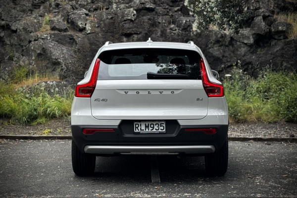 2025 Volvo XC40 XZ Plus B4 SUV Image 3