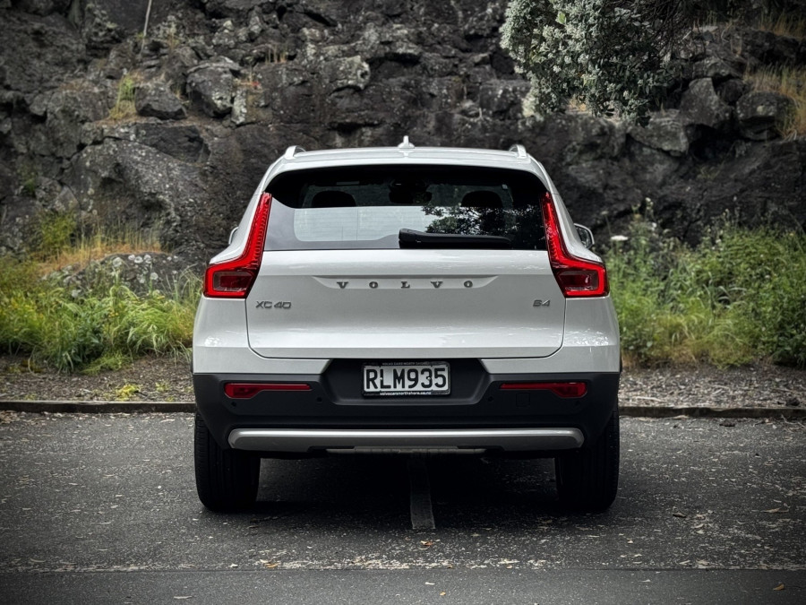 2025 Volvo XC40 XZ Plus B4 SUV Image 3