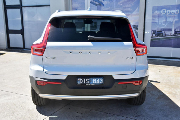 2024 MY25 Volvo XC40  Ultra B4 Bright SUV Image 4