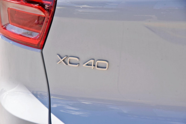 2024 MY25 Volvo XC40  Ultra B4 Bright SUV Image 5
