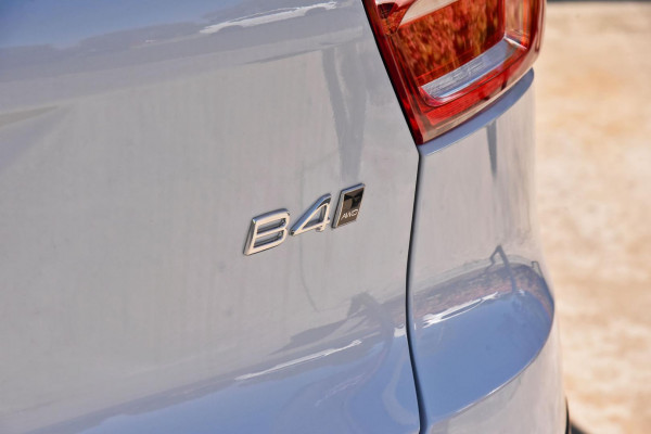 2024 MY25 Volvo XC40  Ultra B4 Bright SUV Image 6