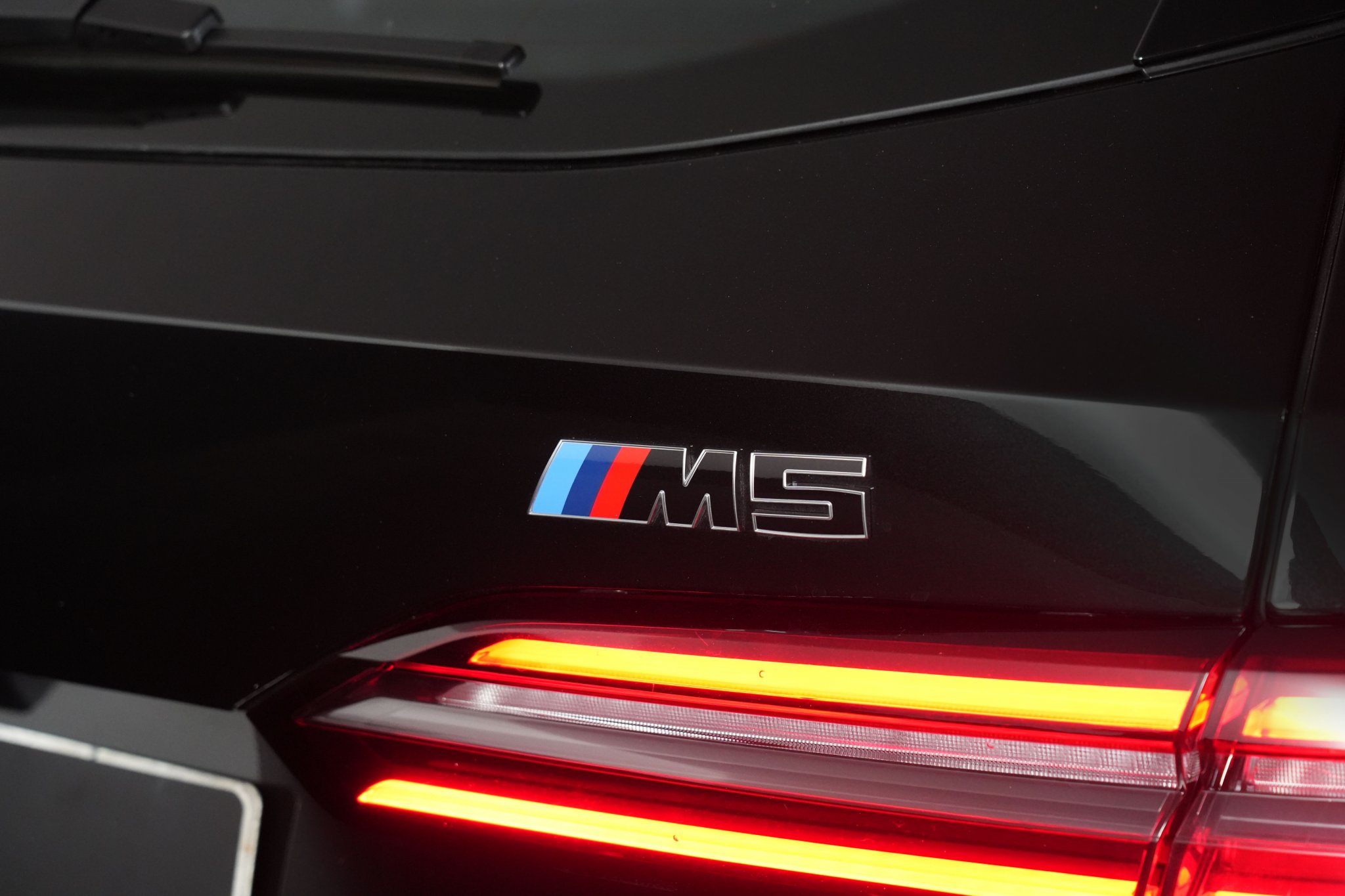 2025 BMW M5 Touring SUV Image 24