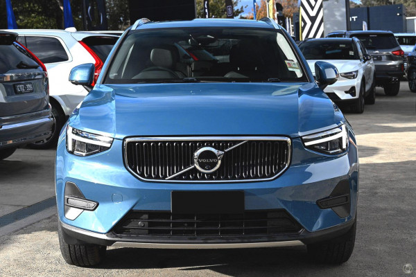 2025 Volvo XC40  Plus B4 SUV Image 2