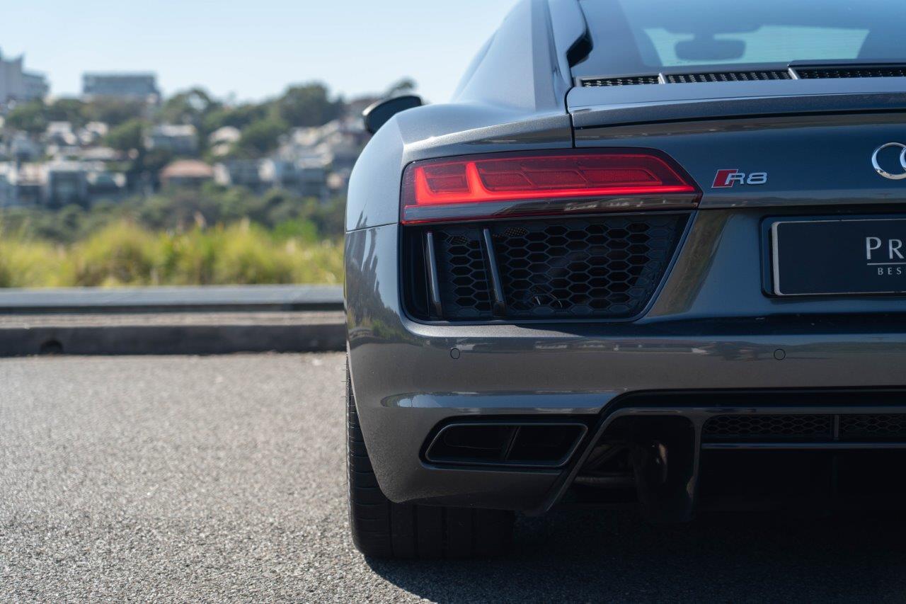 2018 Audi R8 V10 RWS  Coupe Image 9