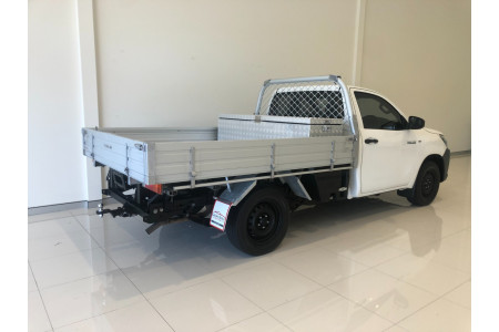 2016 Toyota HiLux TGN121R WorkMate Cab chassis Image 4