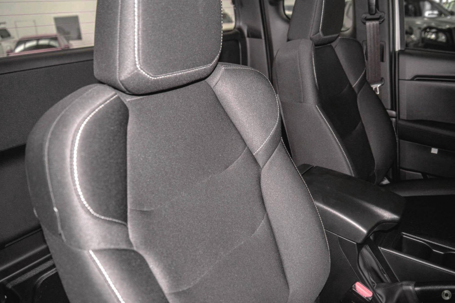 2025 MY24 Isuzu D-MAX RG SX Cab Chassis Image 9