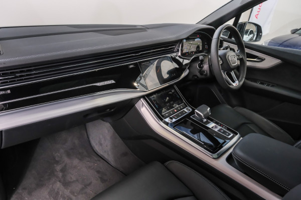 2026 MY25 Audi Q7 4M TFSI 250kW S line SUV image 8