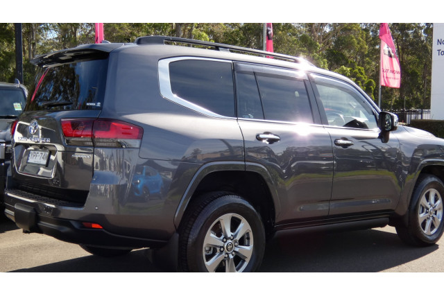 2021 Toyota LandCruiser FJA300R LC300 SAHARA 4X4 SUV Image 7