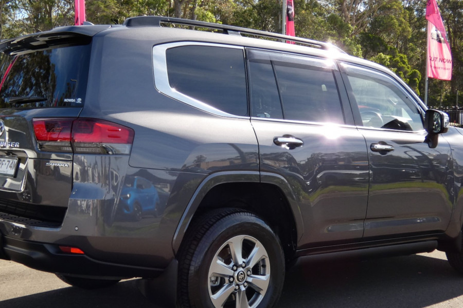 2021 Toyota LandCruiser FJA300R LC300 SAHARA 4X4 SUV Image 7