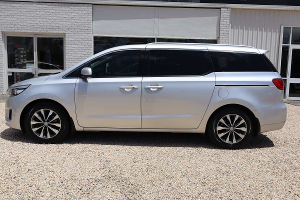 2015 MY16 Kia Carnival YP SLi People Mover