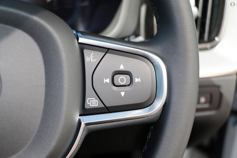 2025 Volvo XC60 UZ Plus T8 Plug-in Hybrid SUV Image 12