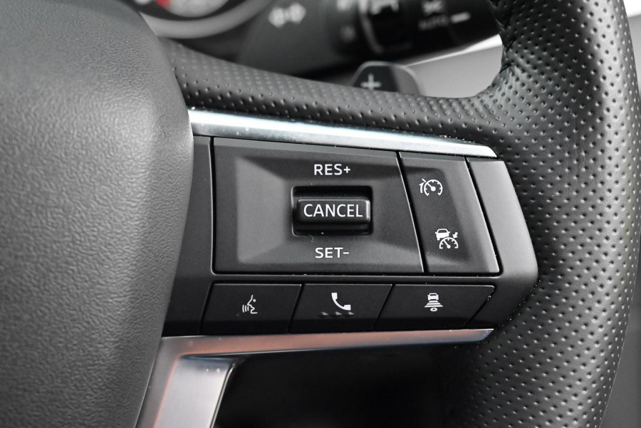2024 Mitsubishi Outlander ZM Black Edition SUV Image 20