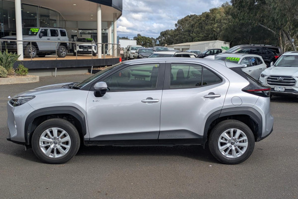 2024 Toyota Yaris Cross MXPJ10R GX SUV Image 4