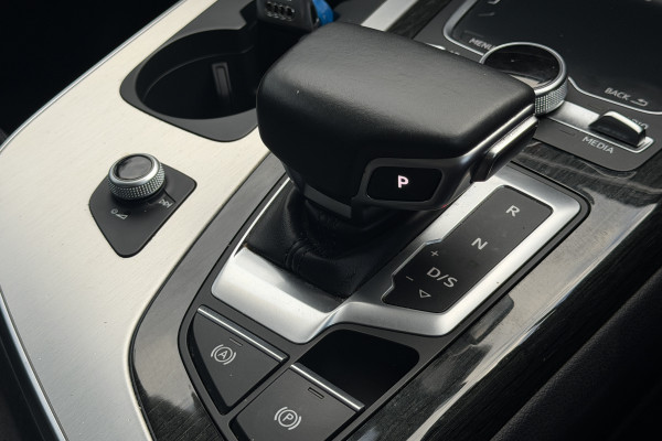 2018 MY19 Audi Q7 4M 45 TDI SUV Image 28