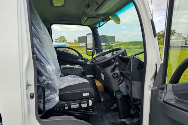 2025 Isuzu FRR 110-240 AM D53 Cab Chassis Image 13