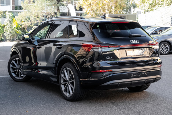 2024 Audi Q4 e-tron F4 55 SUV image 2