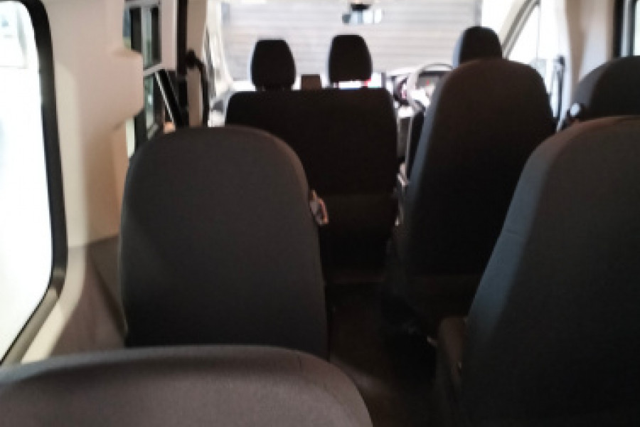 2024 LDV Deliver 9  11-Seat Bus Image 11