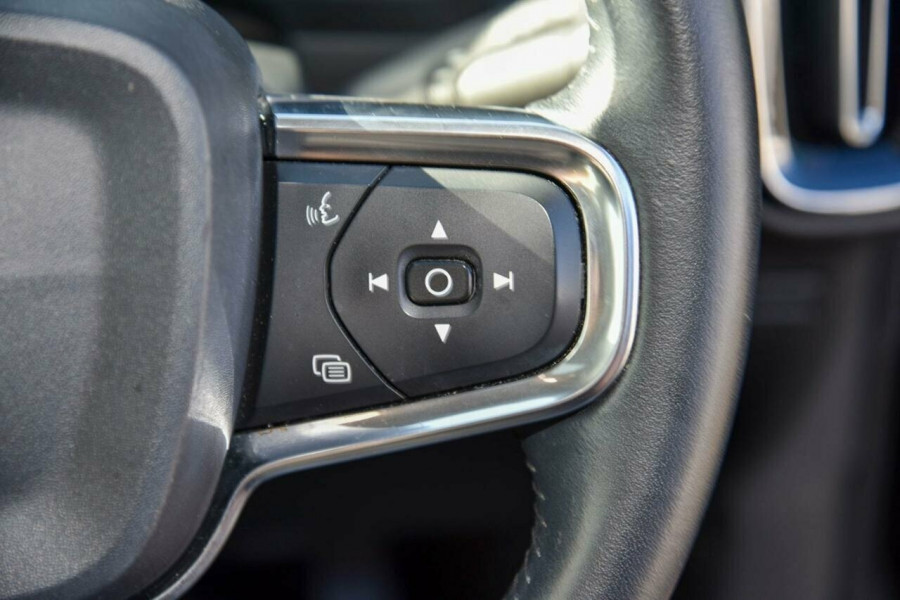 2018 Volvo XC40 XZ D4 Momentum Launch Edition SUV Image 13
