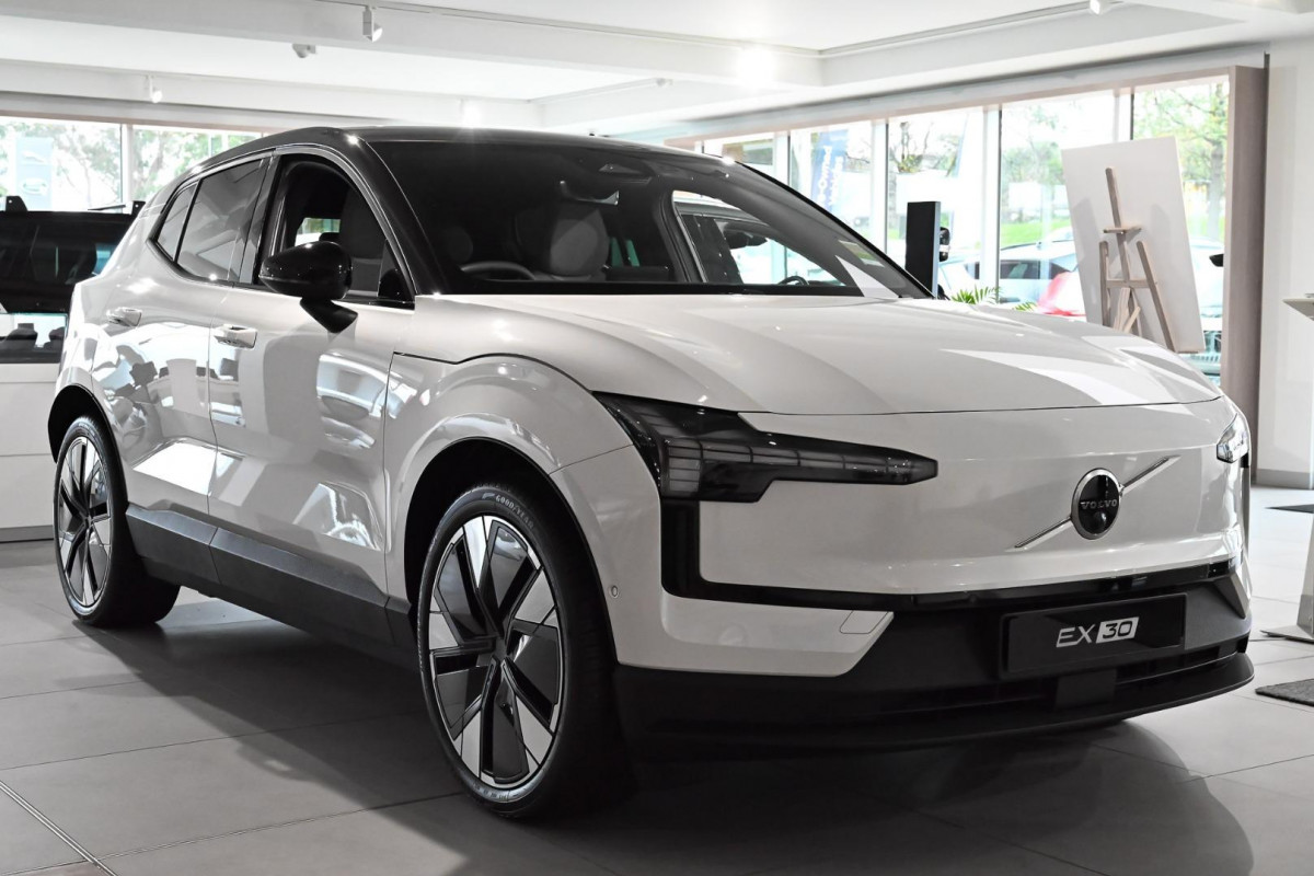 2025 Volvo EX30  Twin Motor Performance Ultra SUV