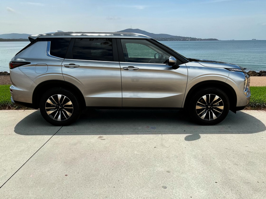 2025 Mitsubishi Outlander ZM LS SUV Image 7