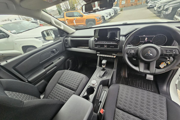 2025 Mitsubishi Triton MV  GLX Cab Chassis Image 15