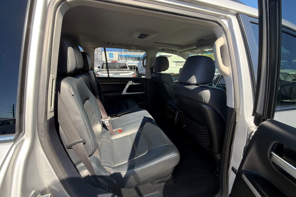2019 Toyota LandCruiser VDJ200R VX SUV Image 11