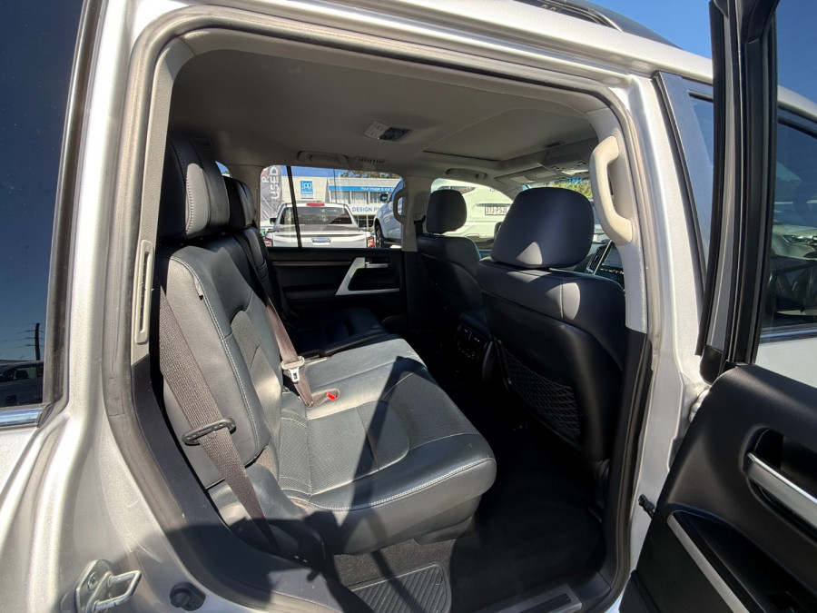 2019 Toyota LandCruiser VDJ200R VX SUV Image 11