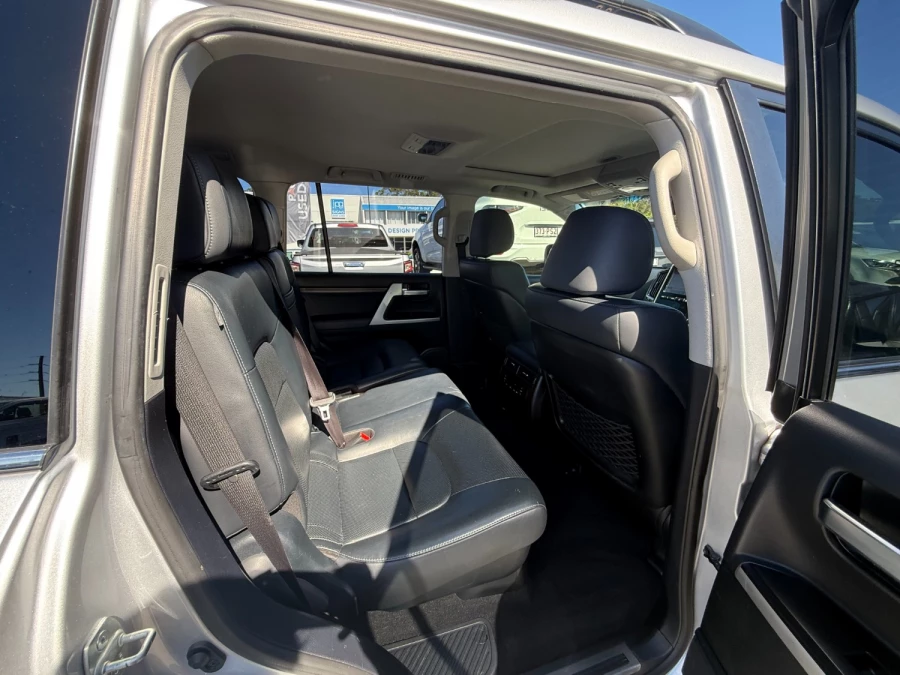 2019 Toyota LandCruiser VDJ200R VX SUV Image 11