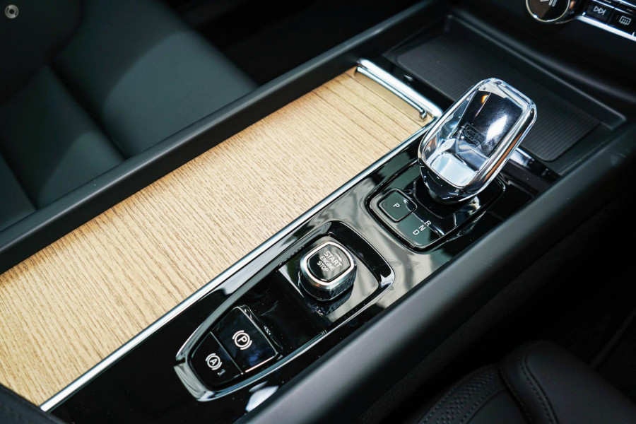 2026 Volvo XC60 UZ Plus B5 Bright SUV Image 14