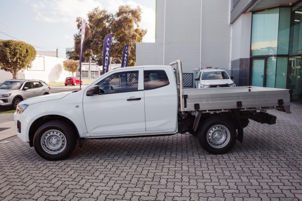 2024 Isuzu D-MAX RG SX High Ride Cab Chassis Image 3