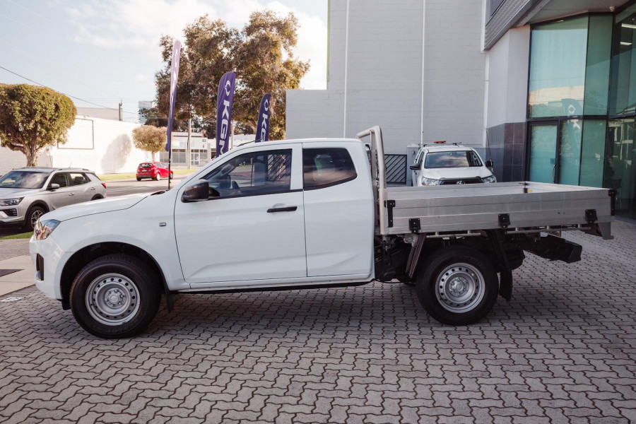 2024 Isuzu D-MAX RG SX High Ride Cab Chassis Image 3