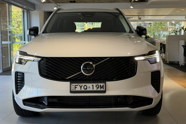 2025 Volvo XC90 L Series Ultra T8 Plug-In Hybrid SUV Image 5