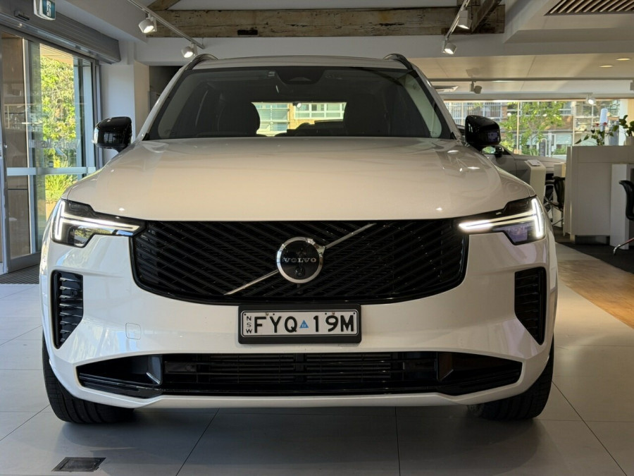2025 Volvo XC90 L Series Ultra T8 Plug-In Hybrid SUV Image 5