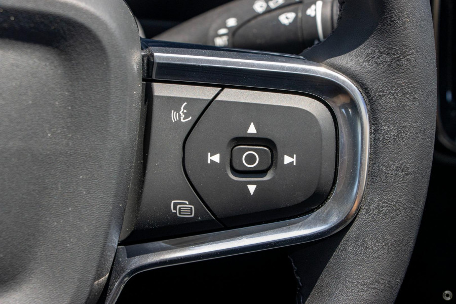 2025 Volvo XC40 XZ Plus B4 SUV Image 12