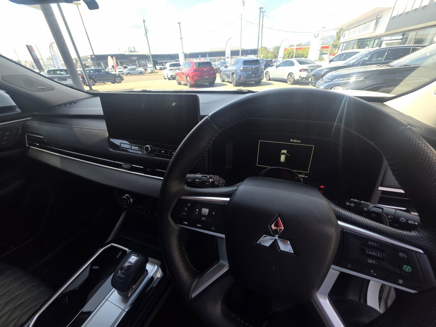 2025 Mitsubishi Outlander ZM Exceed SUV Image 26