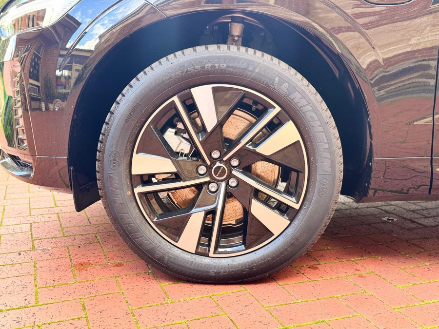 2025 Volvo XC60 UZ Plus T8 Plug-in Hybrid SUV Image 19